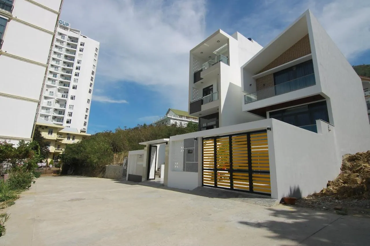 Eric Villa - Bai Dau - View Bien - Di Bo Ra Bien Vung Tau Vietnam