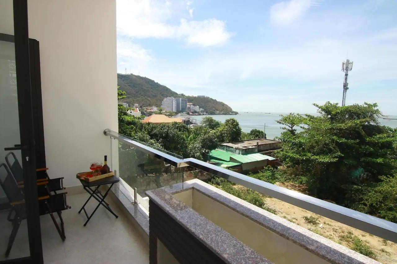 Eric Villa - Bai Dau - View Bien - Di Bo Ra Bien Vung Tau