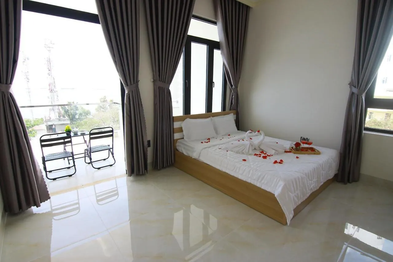 Eric Villa - Bai Dau - View Bien - Di Bo Ra Bien Vung Tau